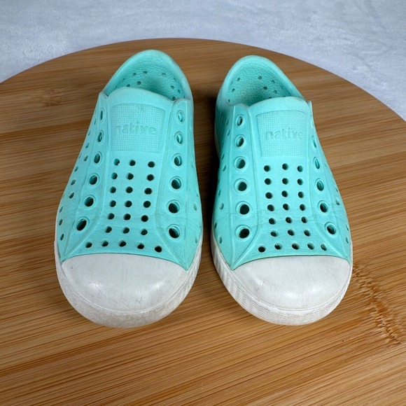Native Shoes Kids Girl's C7 Aqua Green Slip On‎ Lightweight Casual Sneakers - Picture 2 of 10